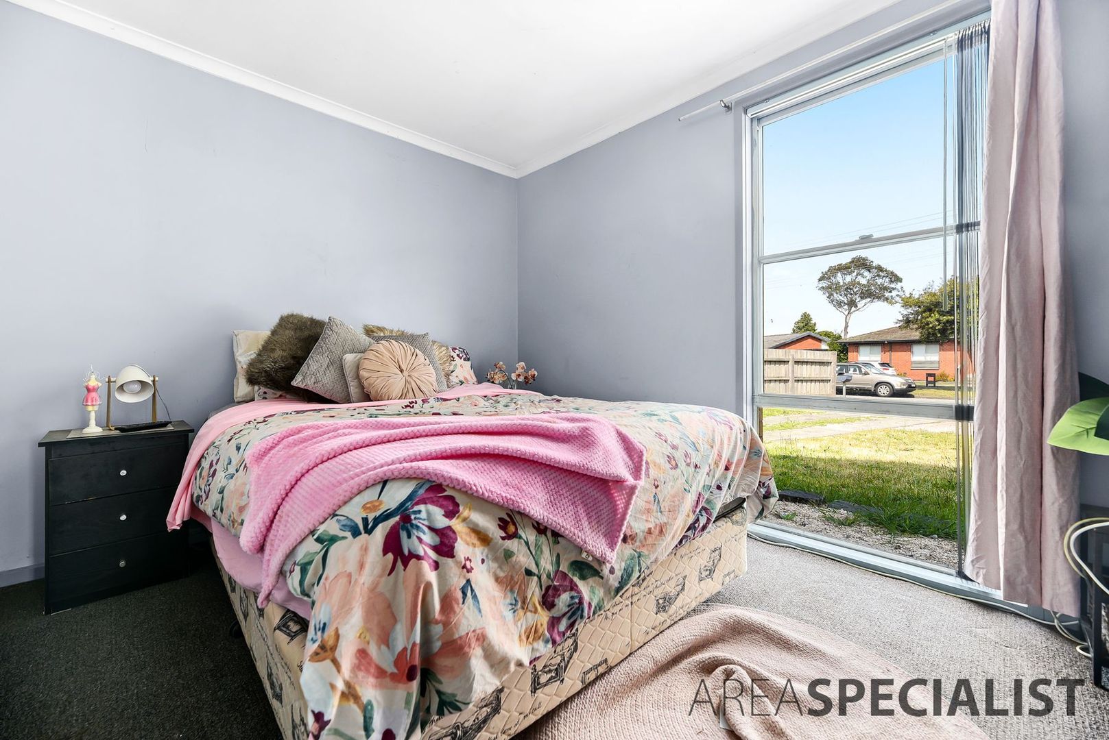 33 Valepark Crescent, Cranbourne VIC 3977, Image 2