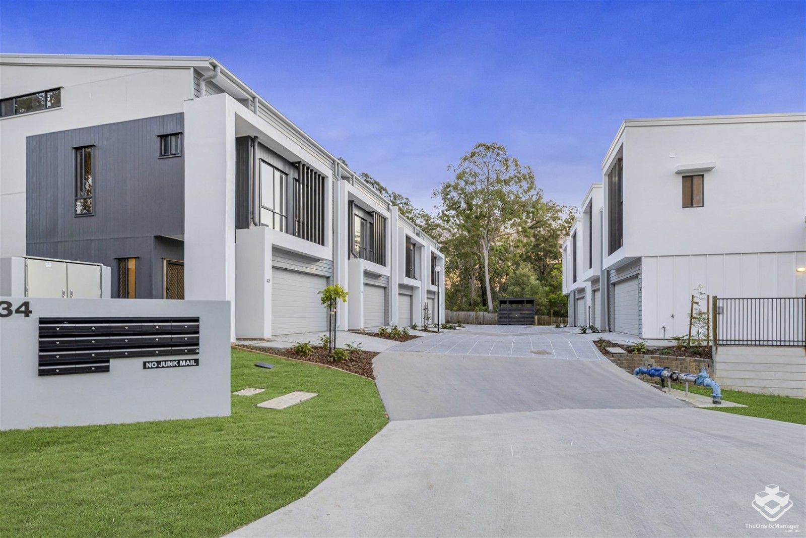 4 bedrooms Townhouse in ID:21145048/34 Ponti Street MCDOWALL QLD, 4053