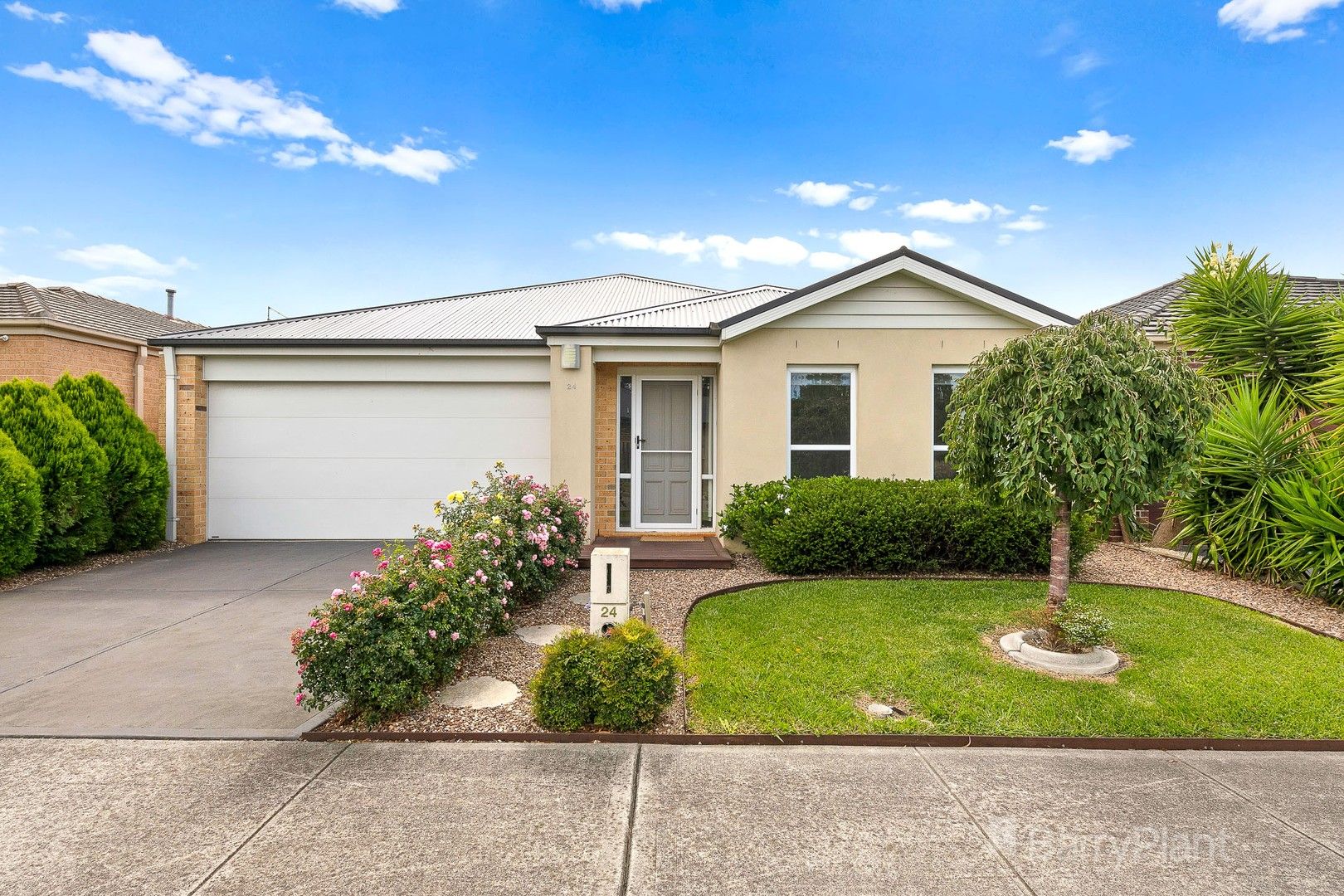3 bedrooms House in 24 Cranbrook Circuit OFFICER VIC, 3809