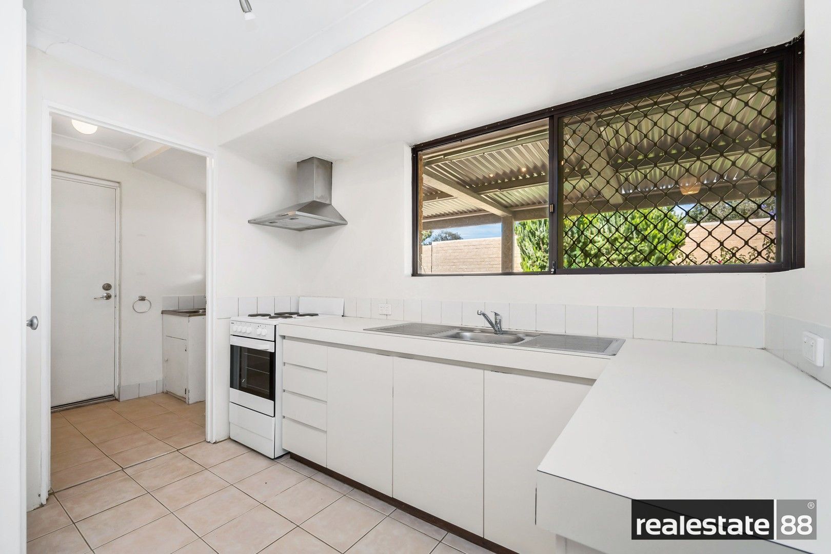4 bedrooms House in 49 Meller Road BIBRA LAKE WA, 6163