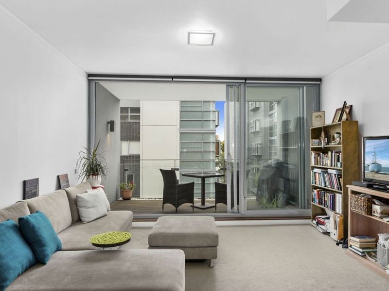 1 bedrooms Apartment / Unit / Flat in 338/2-4 Powell Street WATERLOO NSW, 2017