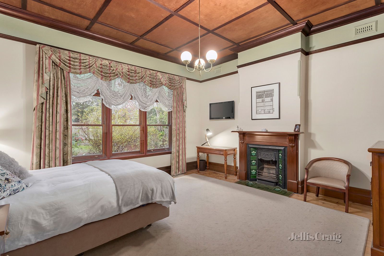 7 Weybridge Street, Surrey Hills VIC 3127, Image 2