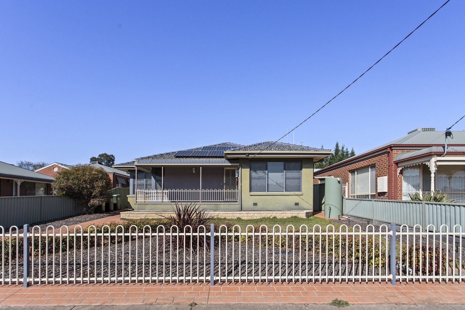 3 bedrooms House in 8 Retreat Road FLORA HILL VIC, 3550