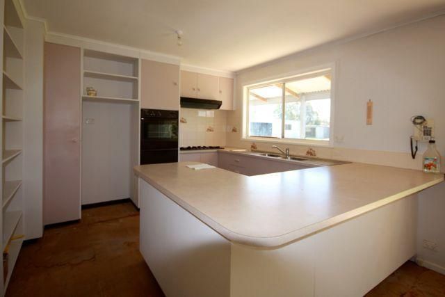 205 Dehnerts Road, DAISY HILL VIC 3465, Image 2