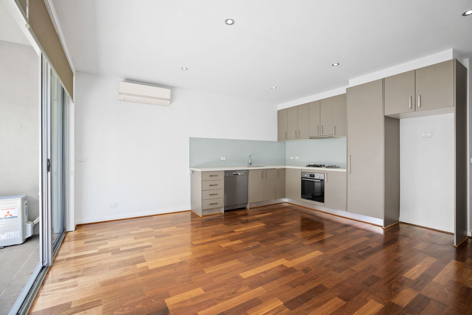 5/237 Hampton Street, Hampton VIC 3188, Image 2