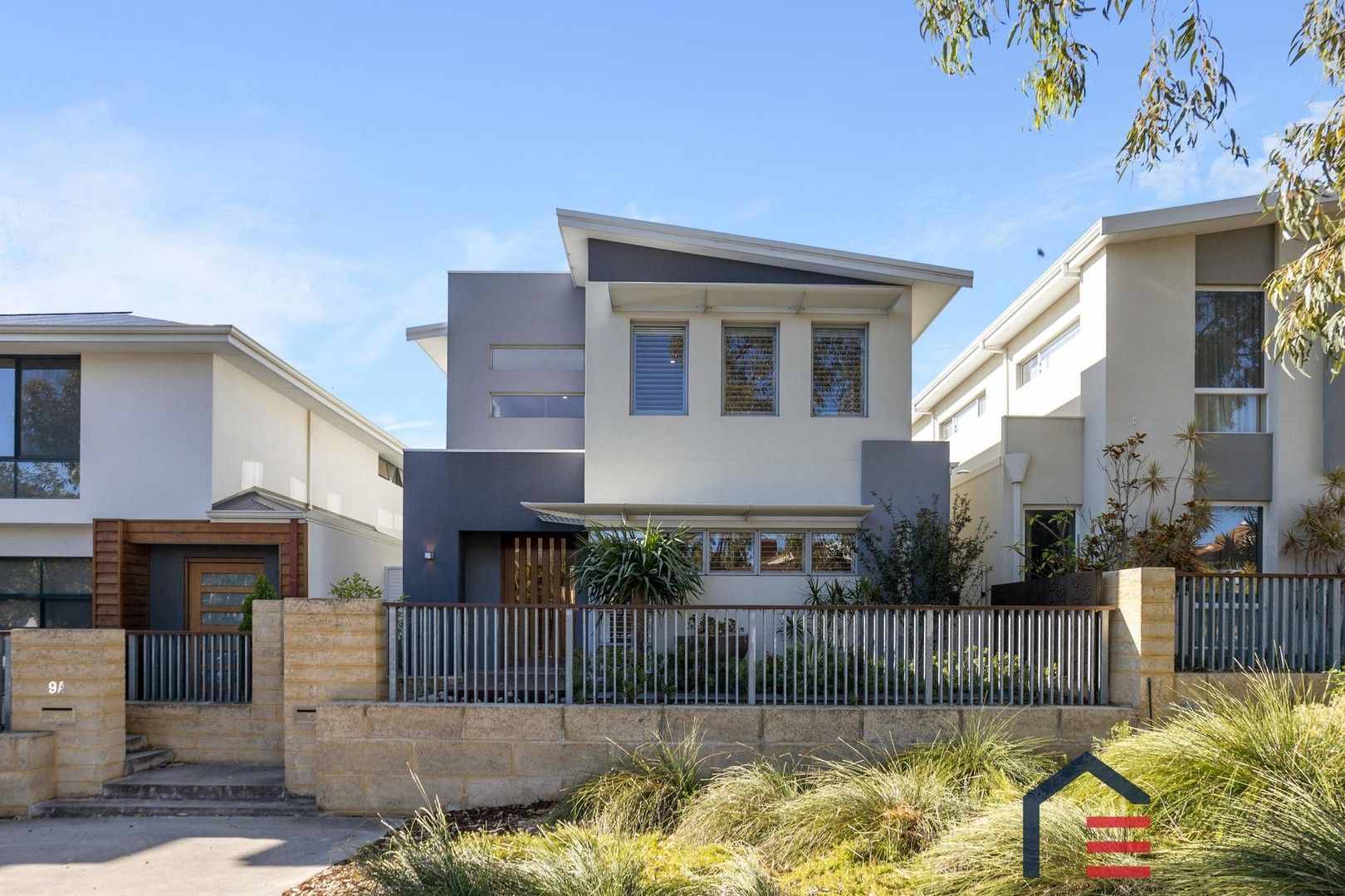 4 bedrooms House in 9 Emerald Way CARINE WA, 6020