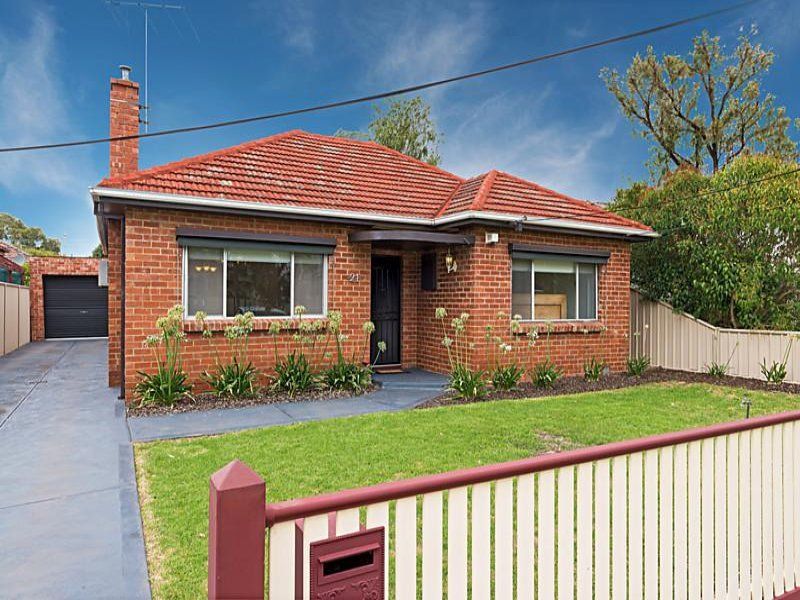 2 bedrooms House in 21 Bolingbroke Street PASCOE VALE VIC, 3044