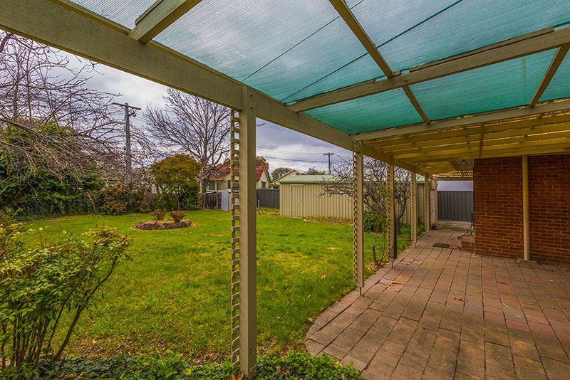 27 Sturt Avenue, Narrabundah ACT 2604, Image 2