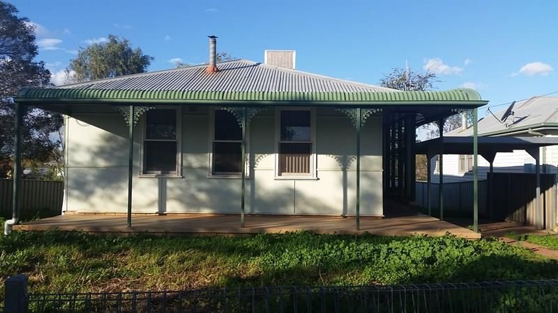 4 bedrooms House in 2 Elizabeth Crescent COBAR NSW, 2835