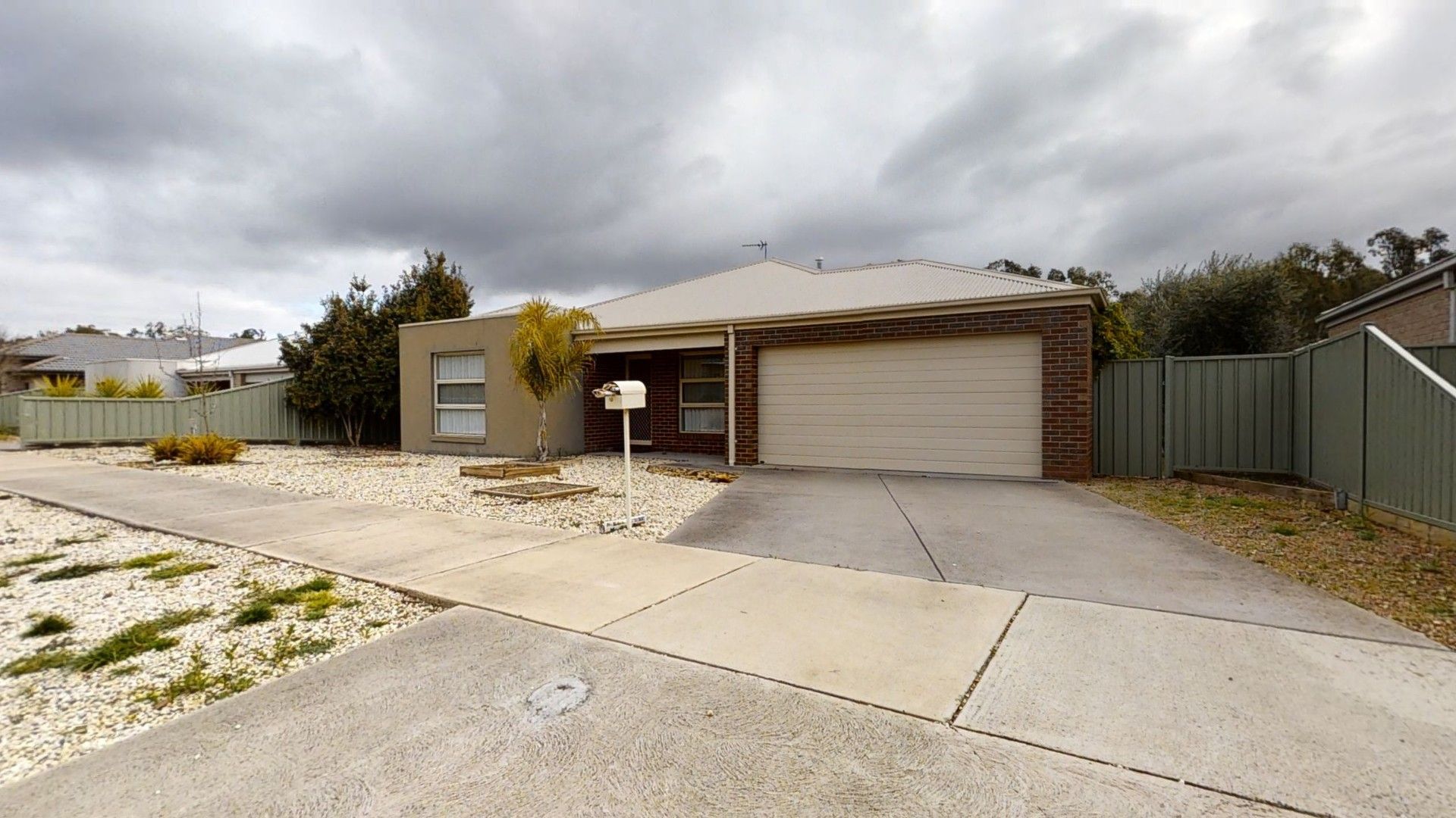 4 bedrooms House in 10 Parklands Way MAIDEN GULLY VIC, 3551
