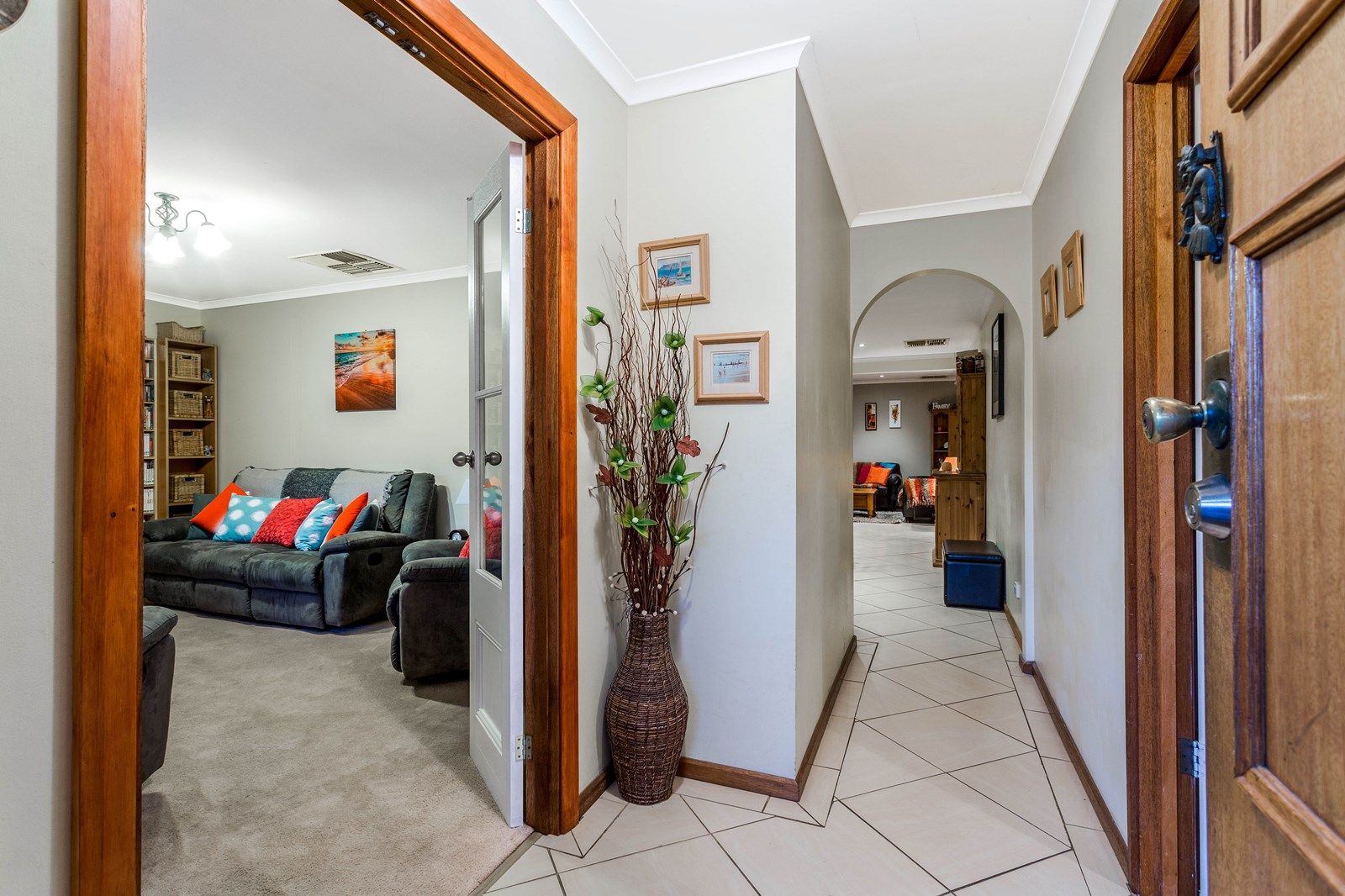 8 Quinton Court, Wynn Vale SA 5127, Image 2