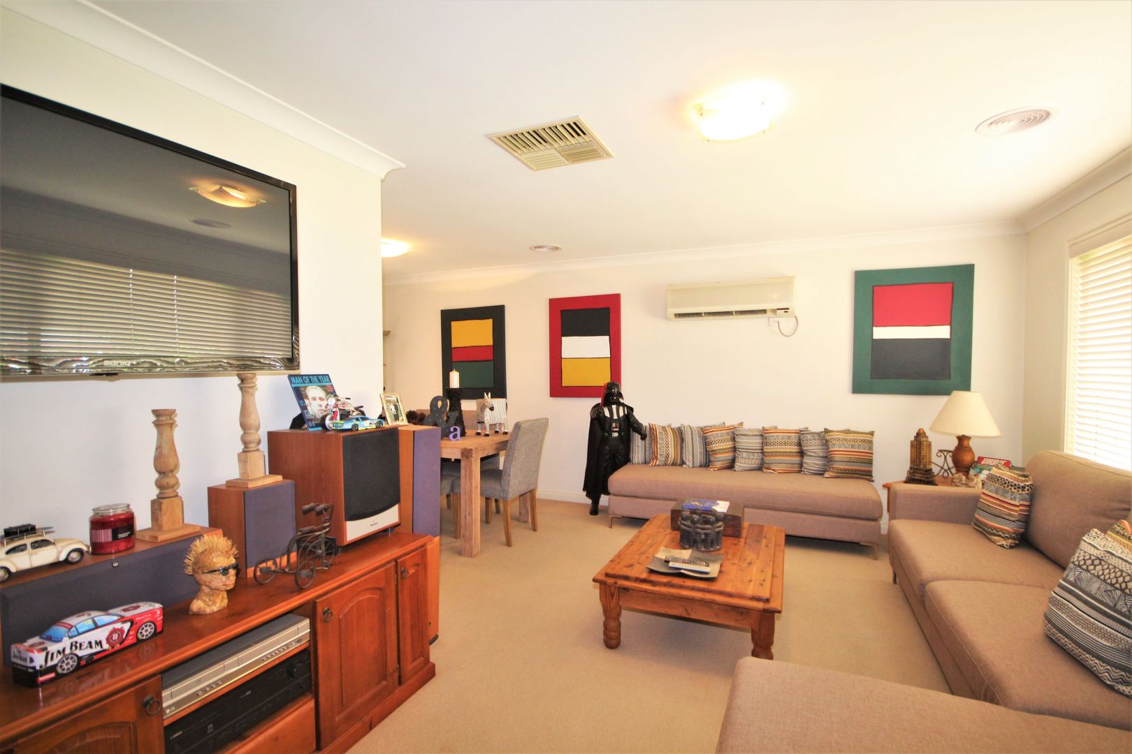 4 Bokara Place, Glenfield Park NSW 2650, Image 2