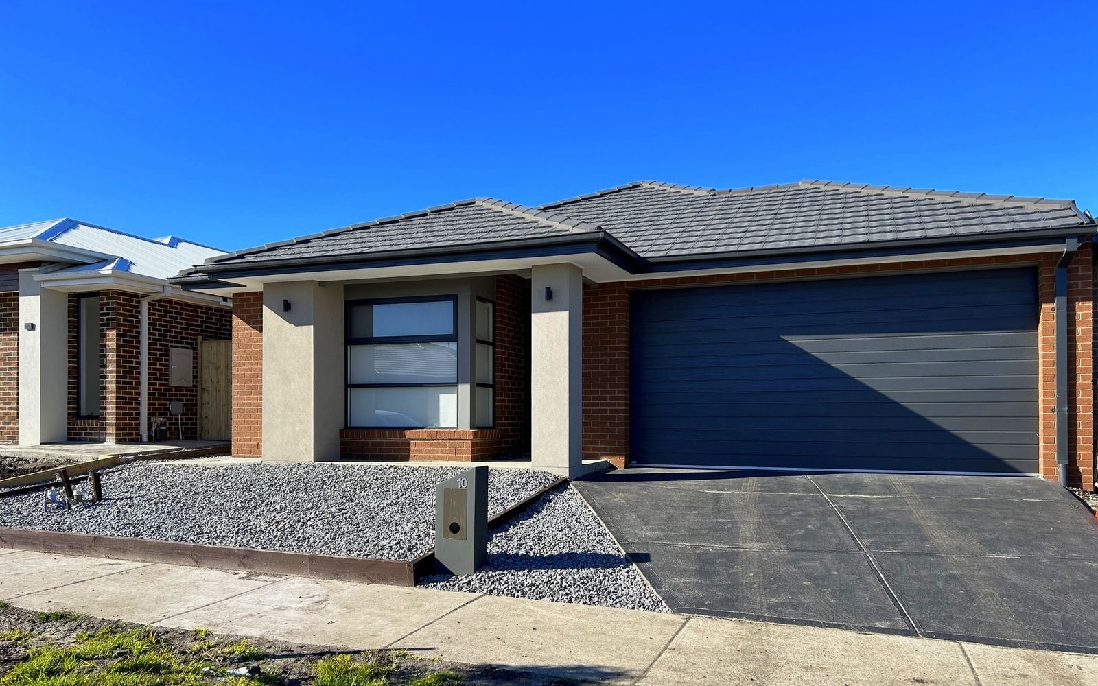 10 Commonwealth Circuit, Donnybrook VIC 3064 House For Rent 500
