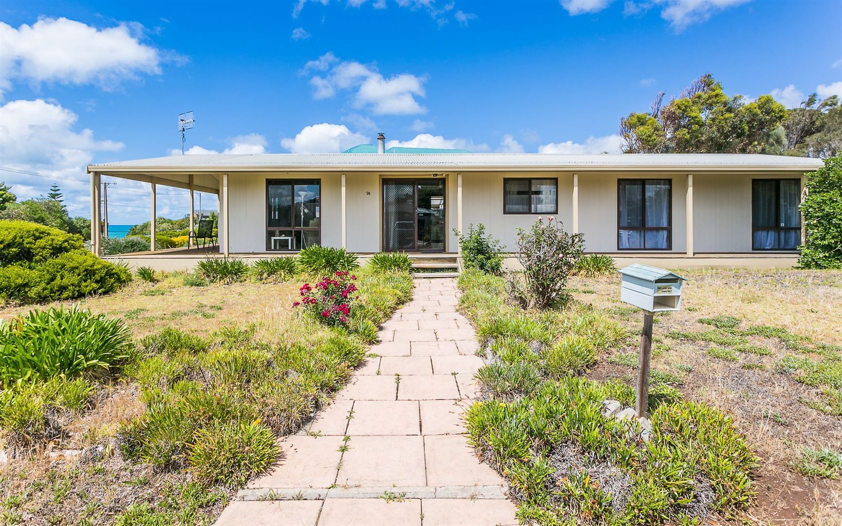 74 Seaview Avenue, Middleton SA 5213, Image 2