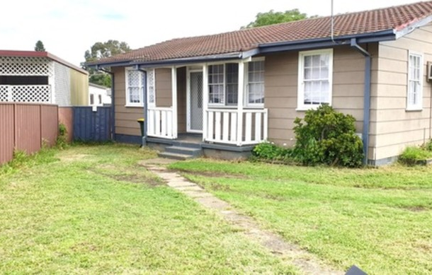 24 Tahiti Avenue, Lethbridge Park NSW 2770