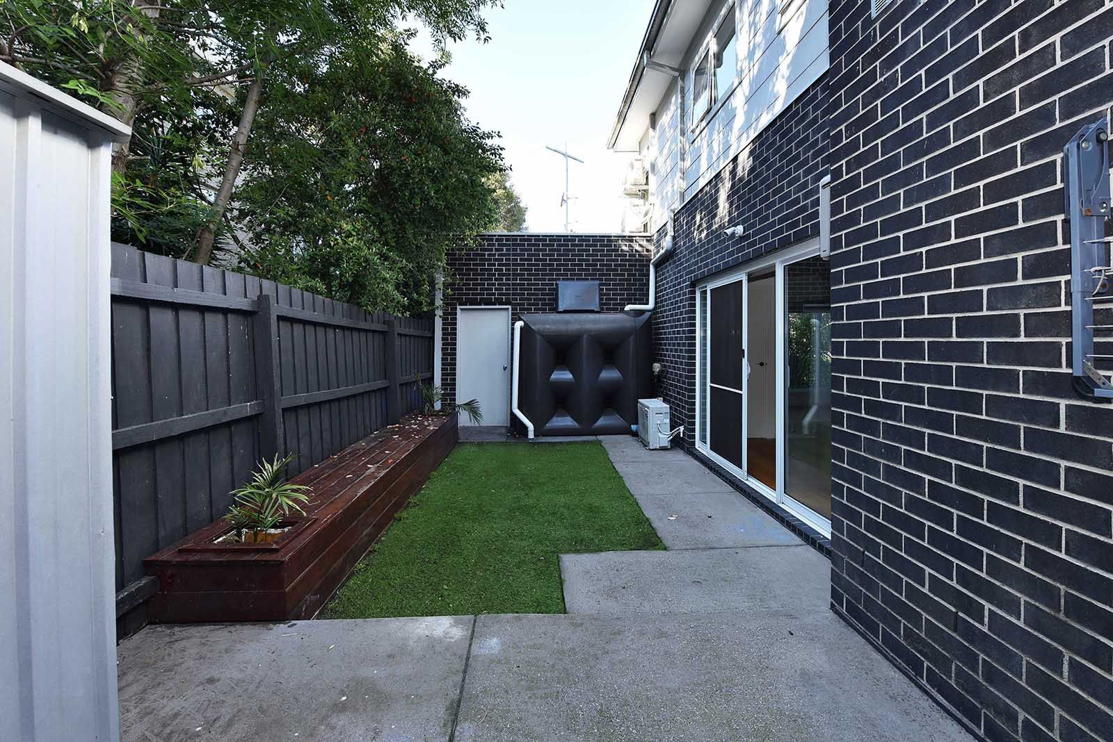 2 bedrooms Townhouse in 3/216 Melrose Dr TULLAMARINE VIC, 3043