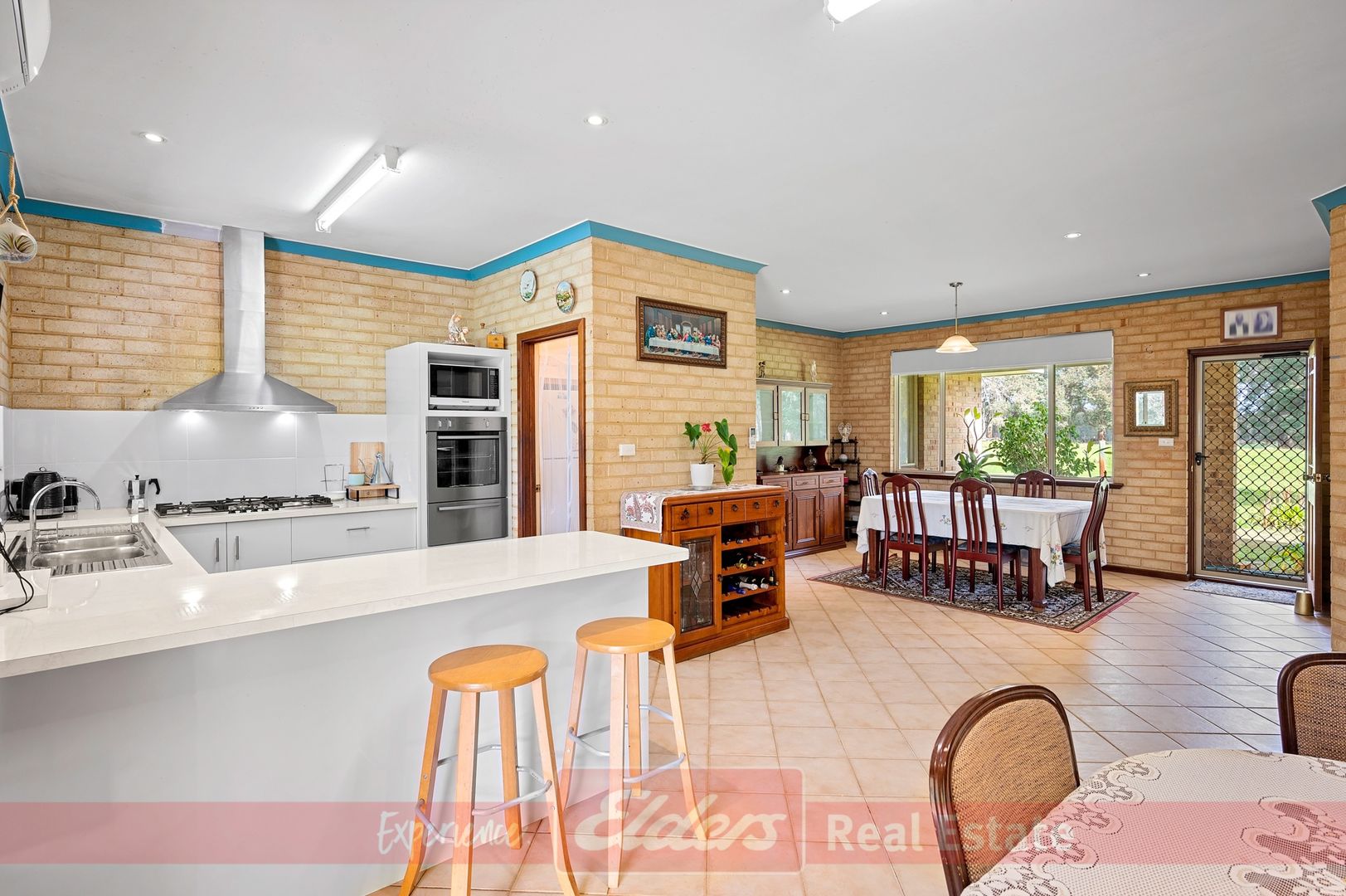 16 Vernon Road, Upper Capel WA 6239, Image 2