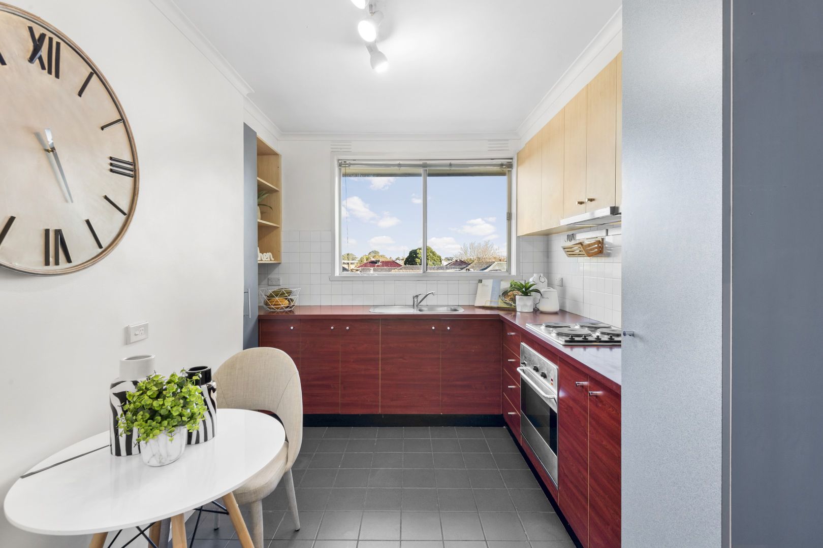 6/10 Crewe Road, Hughesdale VIC 3166, Image 2