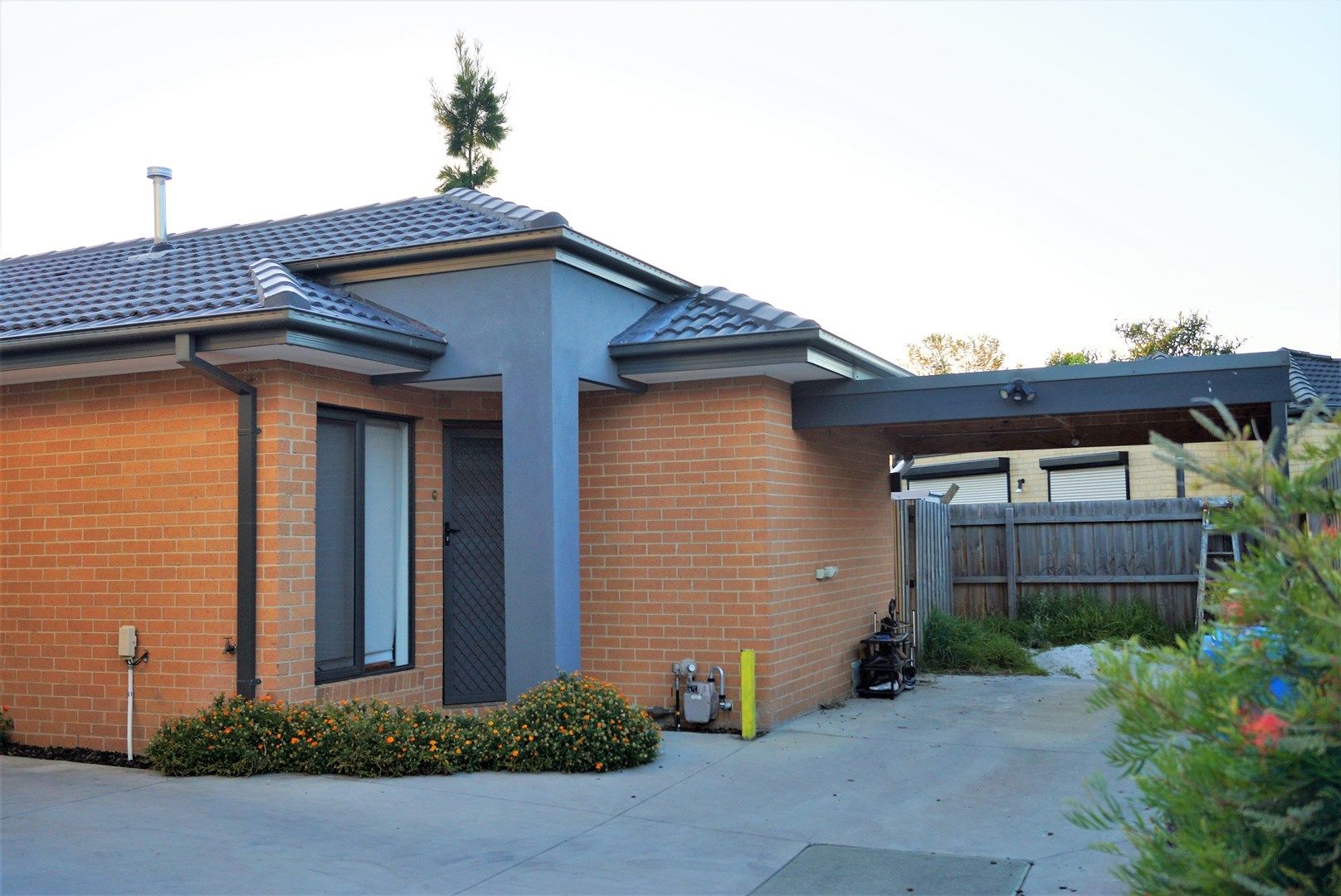 2 bedrooms Apartment / Unit / Flat in 206B Power Road DOVETON VIC, 3177
