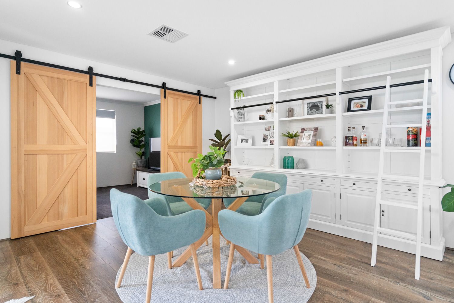 4 bedrooms House in 17 Dasilva Place COOGEE WA, 6166