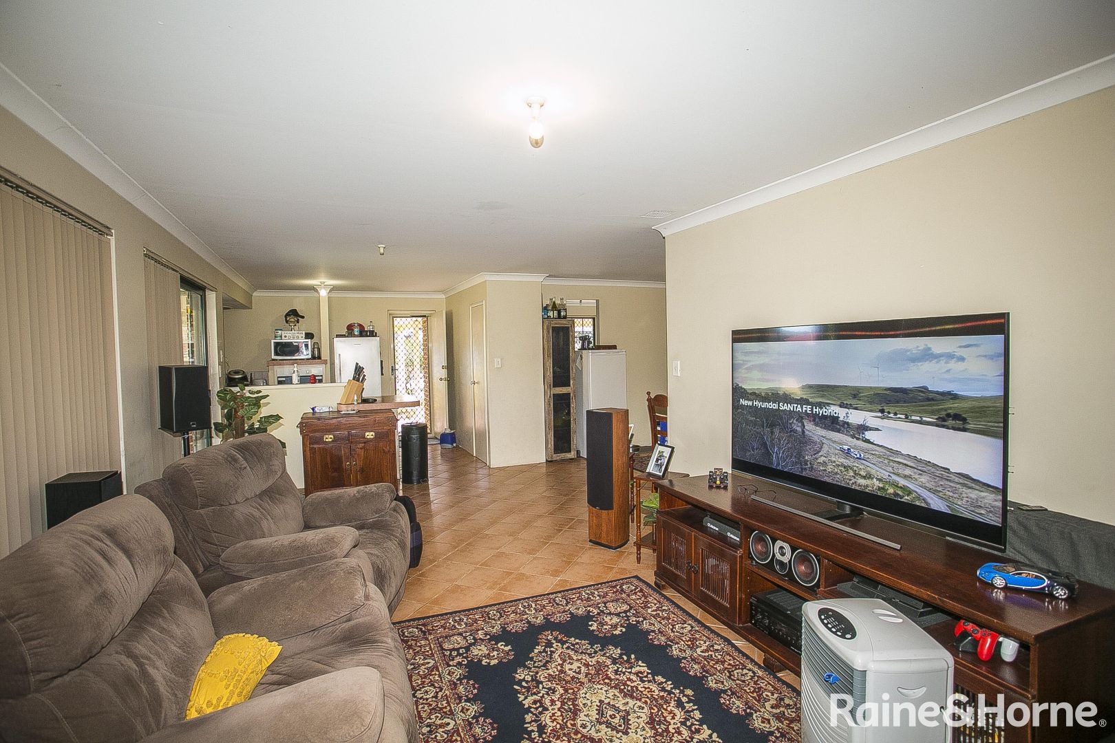 98 Stratton Boulevard, Stratton WA 6056, Image 2