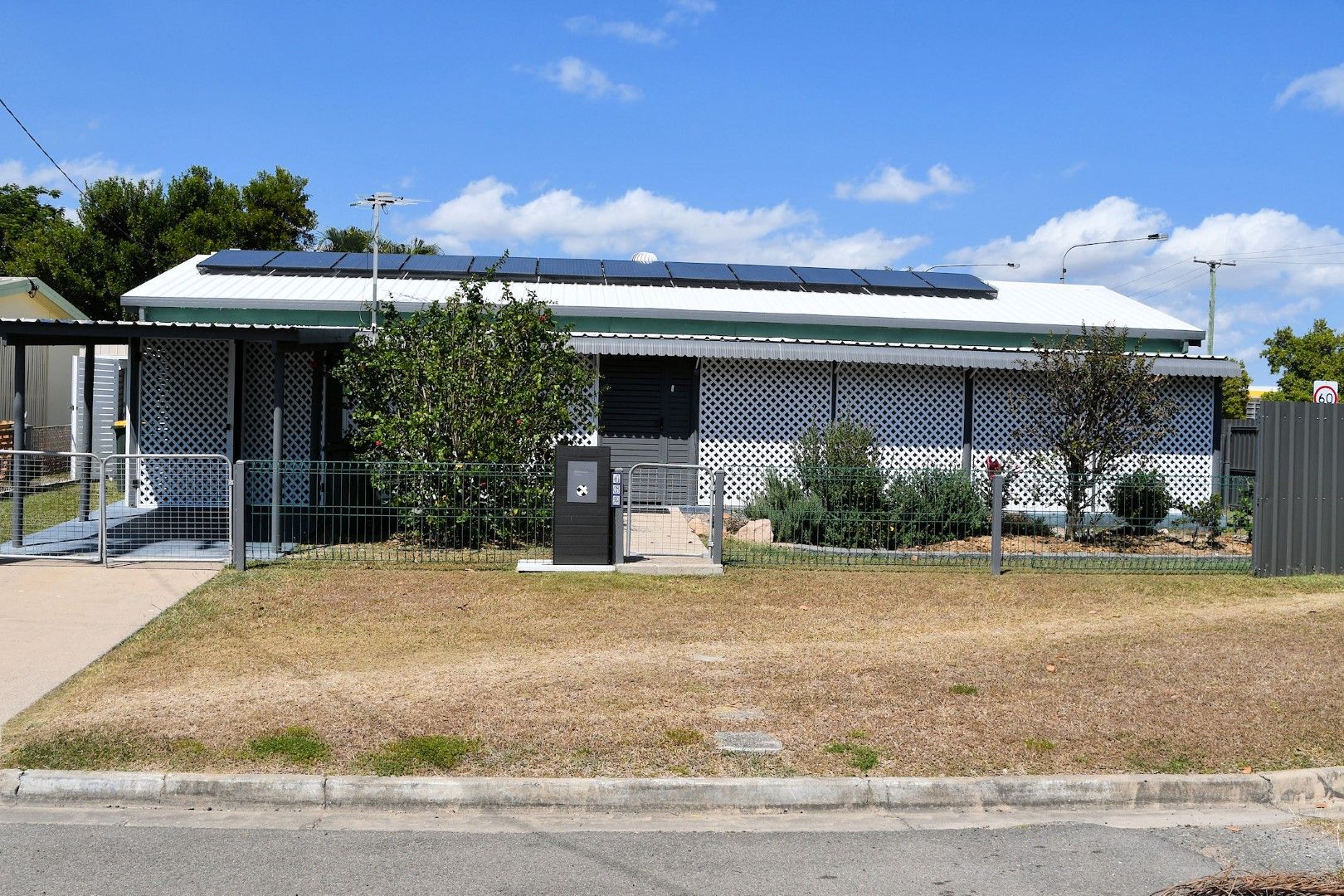 3 bedrooms House in 462 Dalrymple Road KIRWAN QLD, 4817