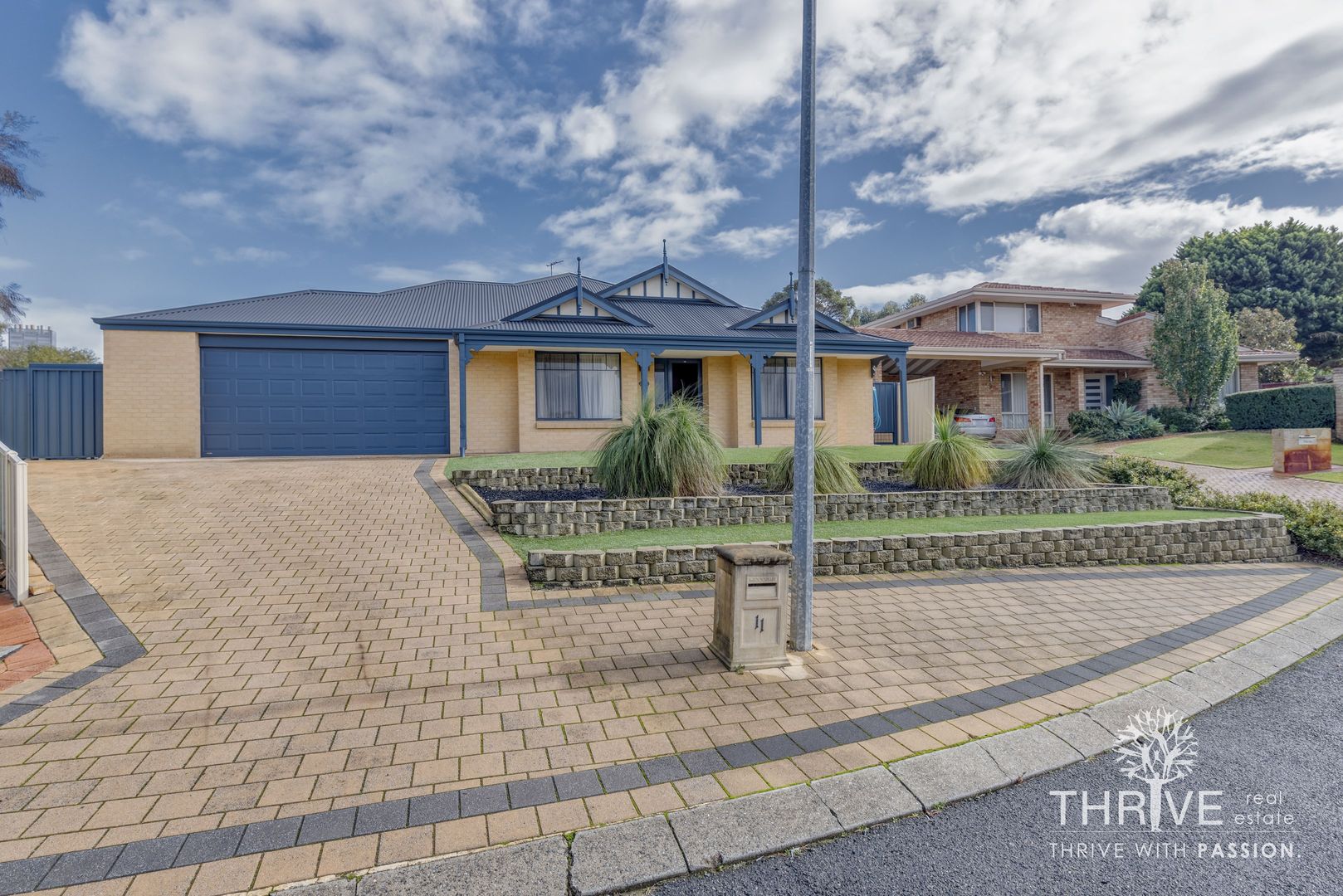 11 Witney Place, Leeming WA 6149