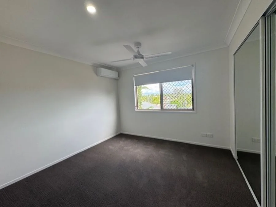 Additional image 20 of 2/18 Fourth Avenue, Labrador QLD 4215