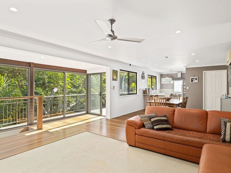 8 Sapphire Crescent, Sapphire Beach NSW 2450, Image 2