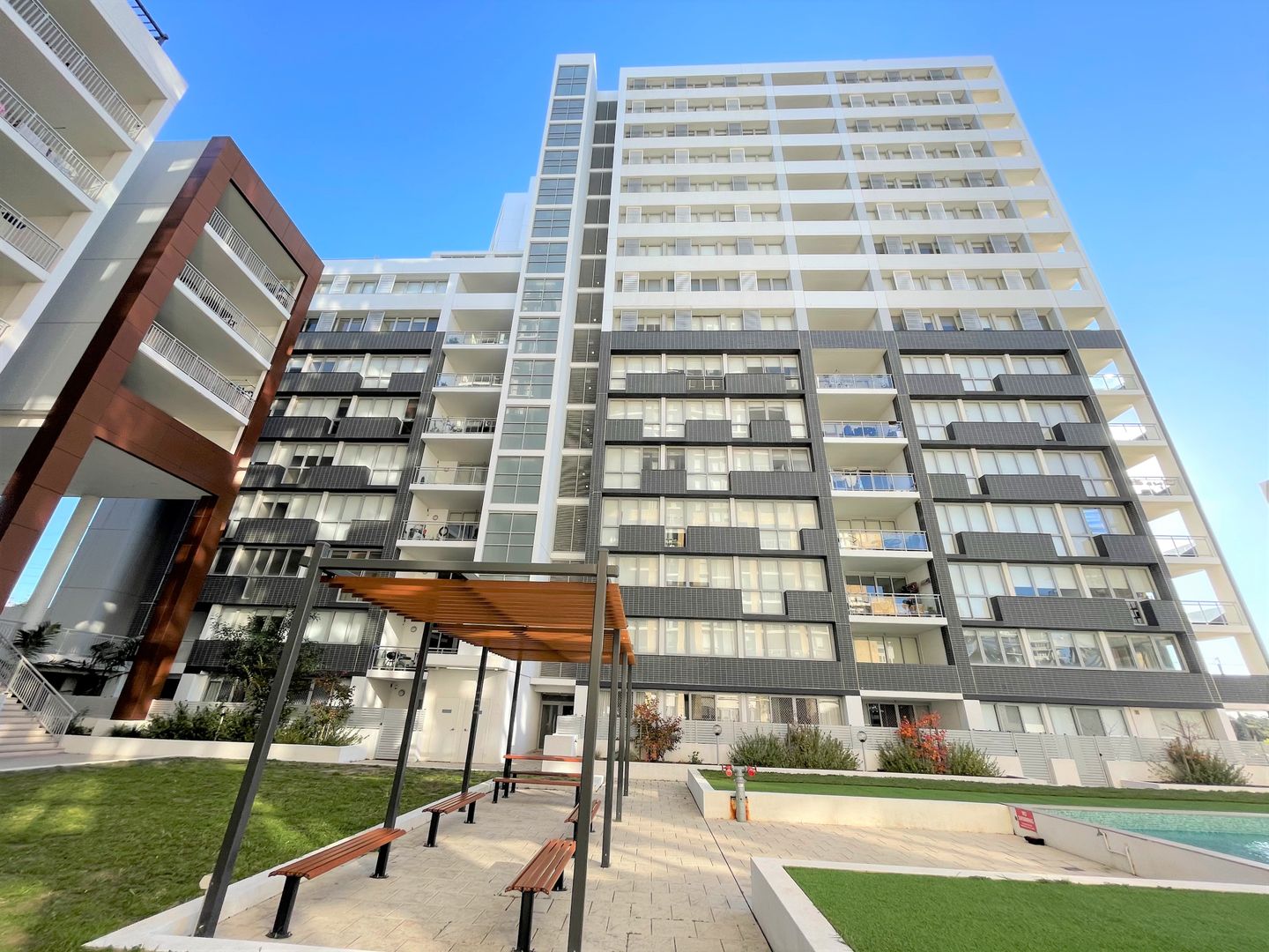 2 bedrooms Apartment / Unit / Flat in 610/7 Jenkins Road CARLINGFORD NSW, 2118