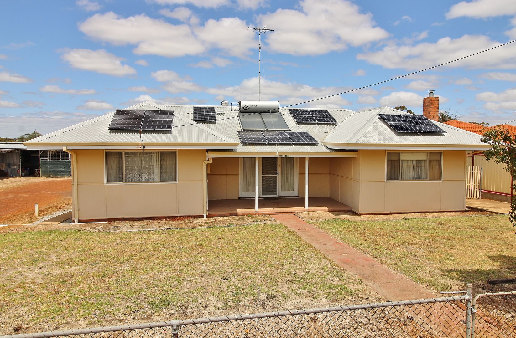 41 McIntyre St, Dumbleyung WA 6350, Image 2