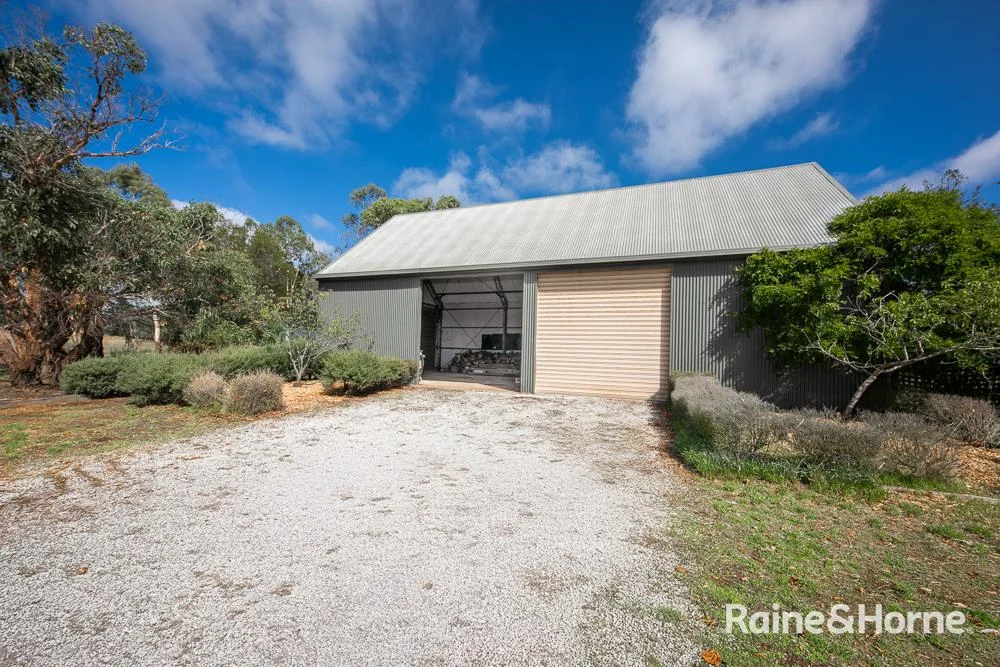 Additional image 8 of 42 Rockglen Way, Gisborne VIC 3437