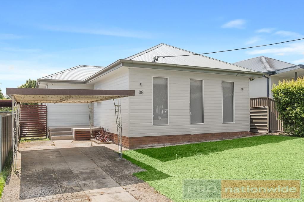 36 Kelvin Parade, Picnic Point NSW 2213, Image 1