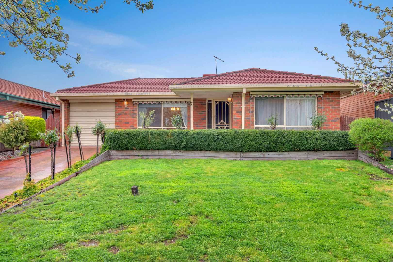 7 Woodworth Court, Roxburgh Park Property History & Address Research