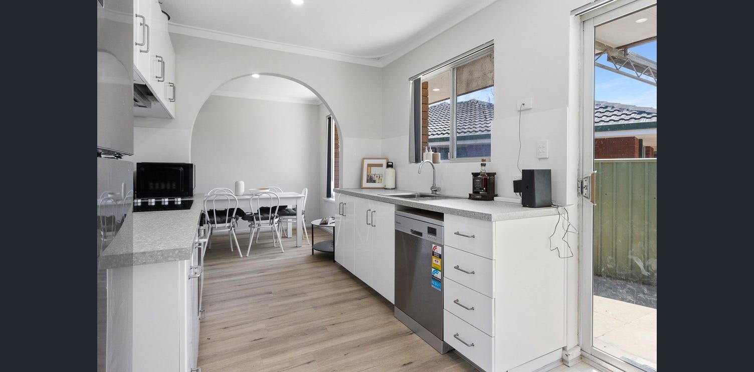 3 bedrooms House in 2 Tarup Pl HILLMAN WA, 6168