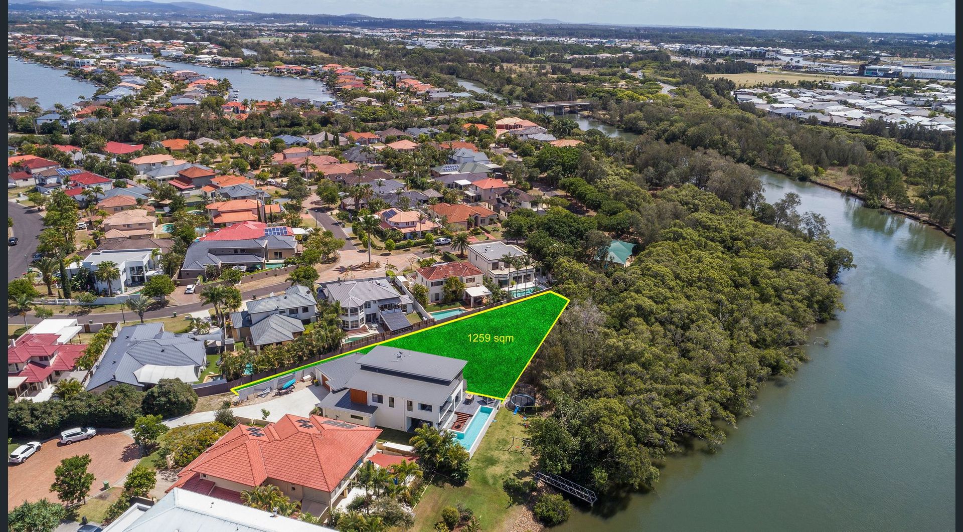 2 Edgewater Place, Helensvale QLD 4212, Image 2