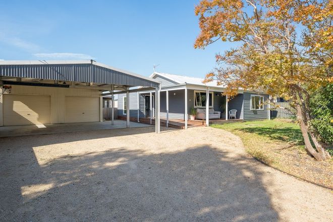 Picture of 28 Reynolds Street, MANSFIELD VIC 3722