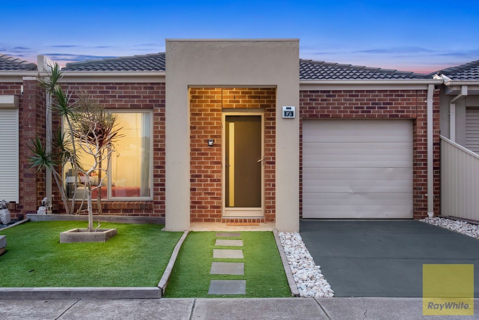 3 bedrooms House in 1/3 Starflower Way TRUGANINA VIC, 3029