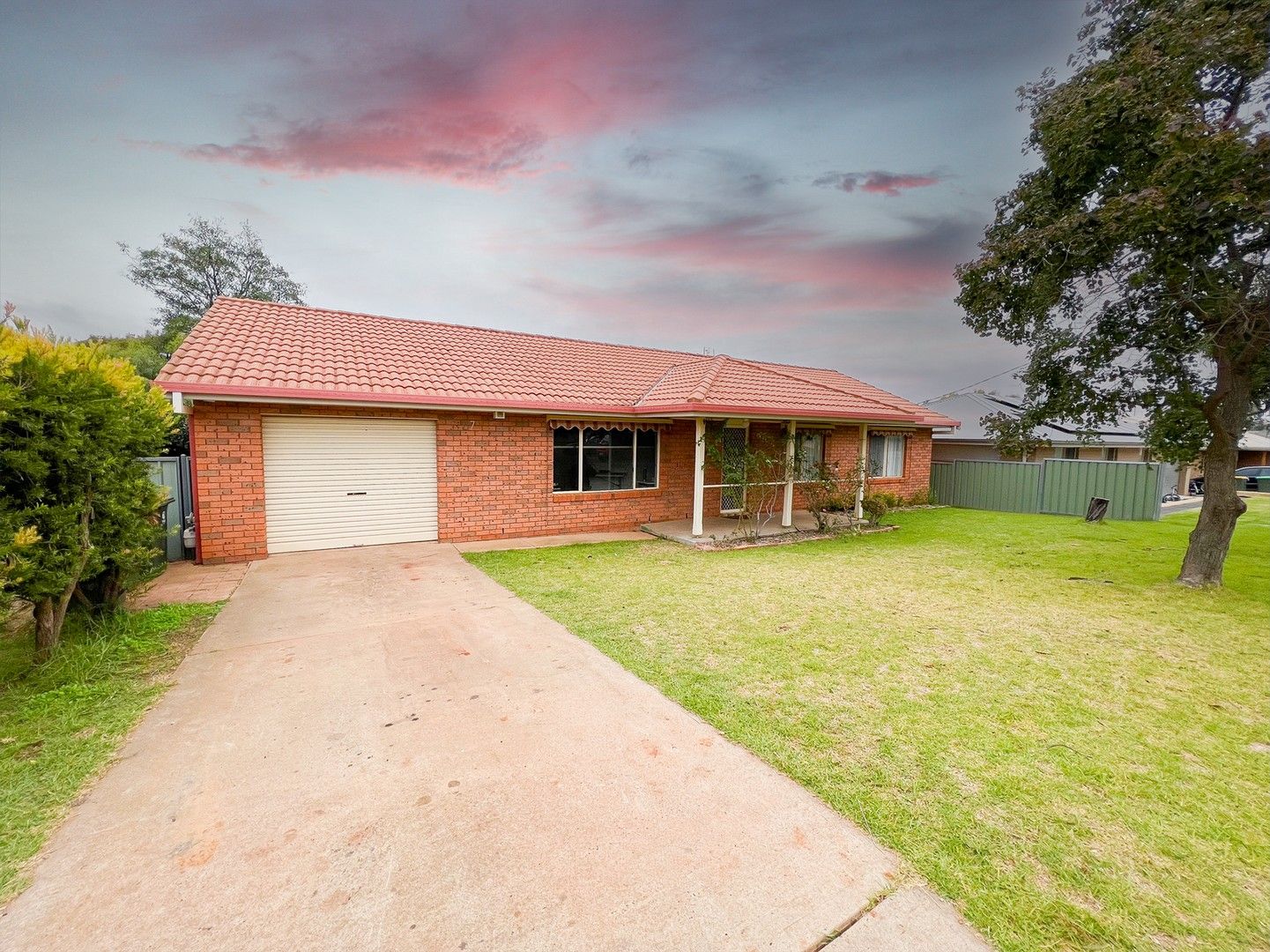 27 Blaxland Street, Parkes NSW 2870, Image 0