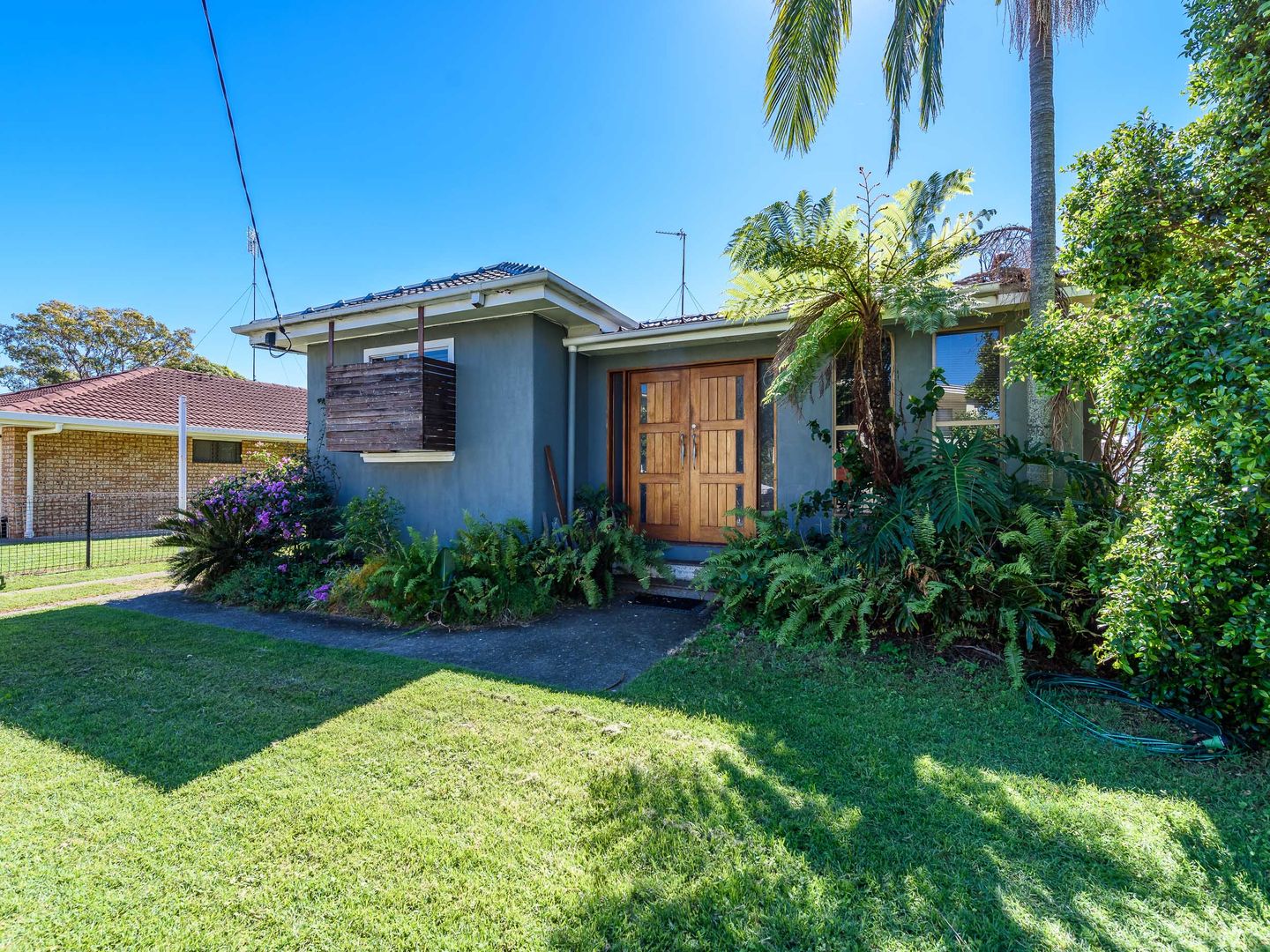 33 Ocean Street, Runaway Bay Property History & Address Research Domain