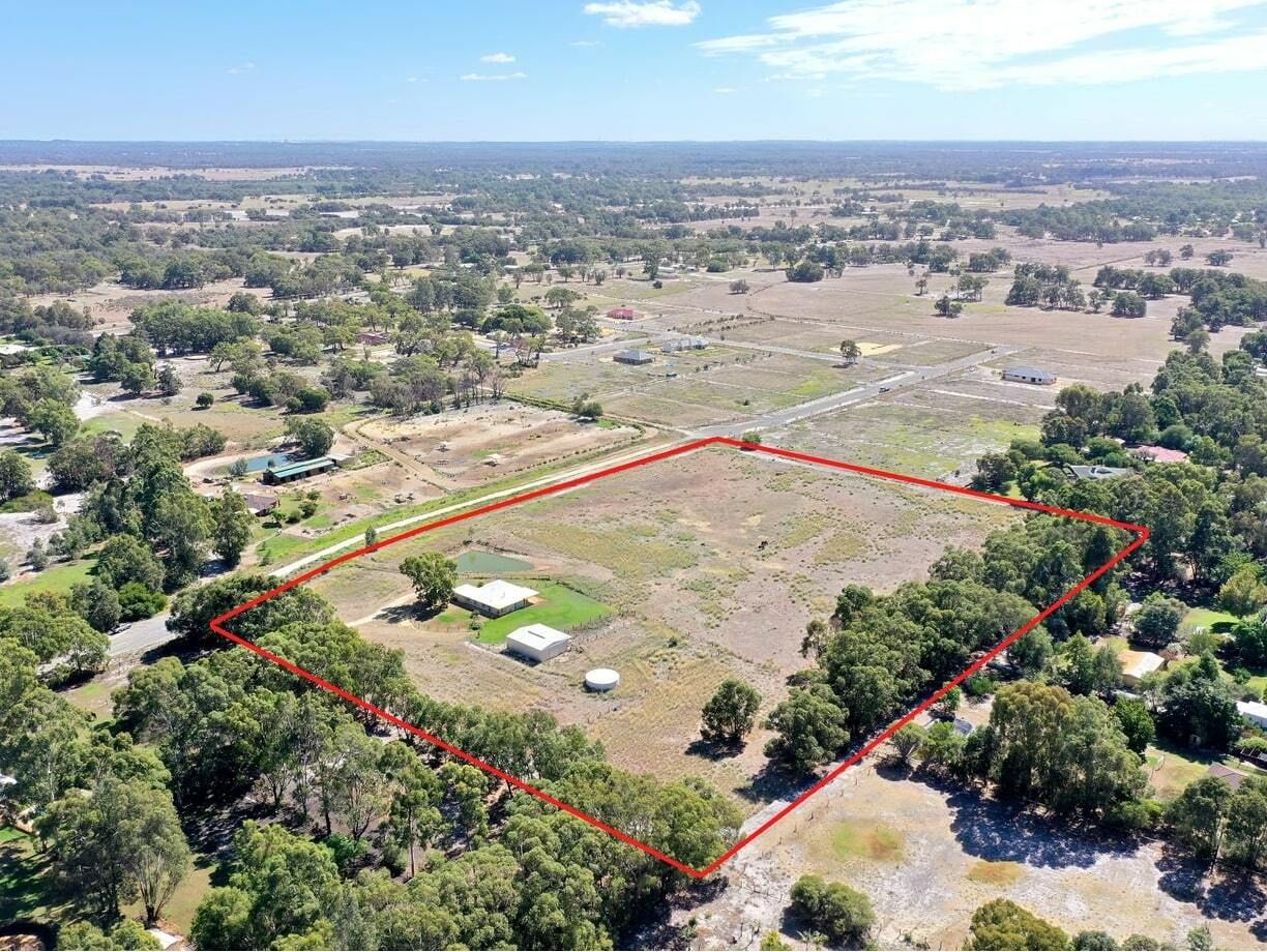 4 bedrooms House in 42 Windmill Ave SERPENTINE WA, 6125