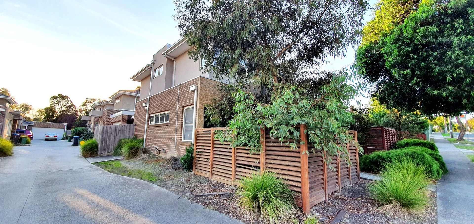 3 bedrooms Townhouse in 8/3-5 Kathryn Road KNOXFIELD VIC, 3180