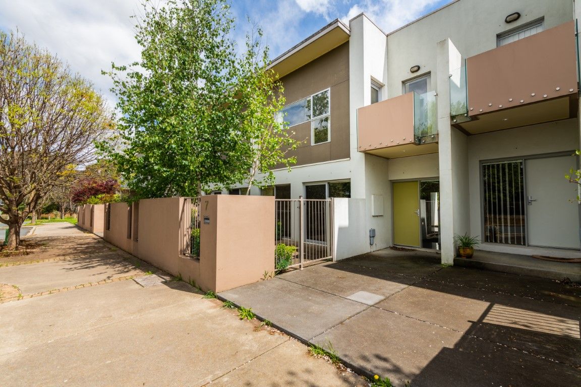 3 bedrooms Townhouse in 7 Bettie McNee Street WATSON ACT, 2602