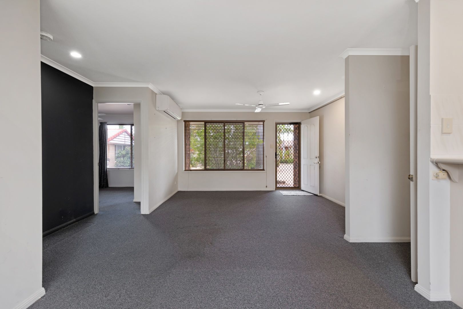 8/17 Meyenberg Court, Norman Gardens QLD 4701, Image 2