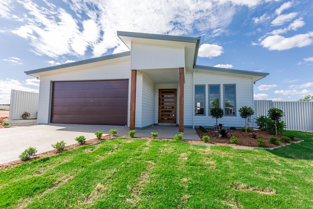 26 Canterbury Road Emerald Qld 4720 Domain