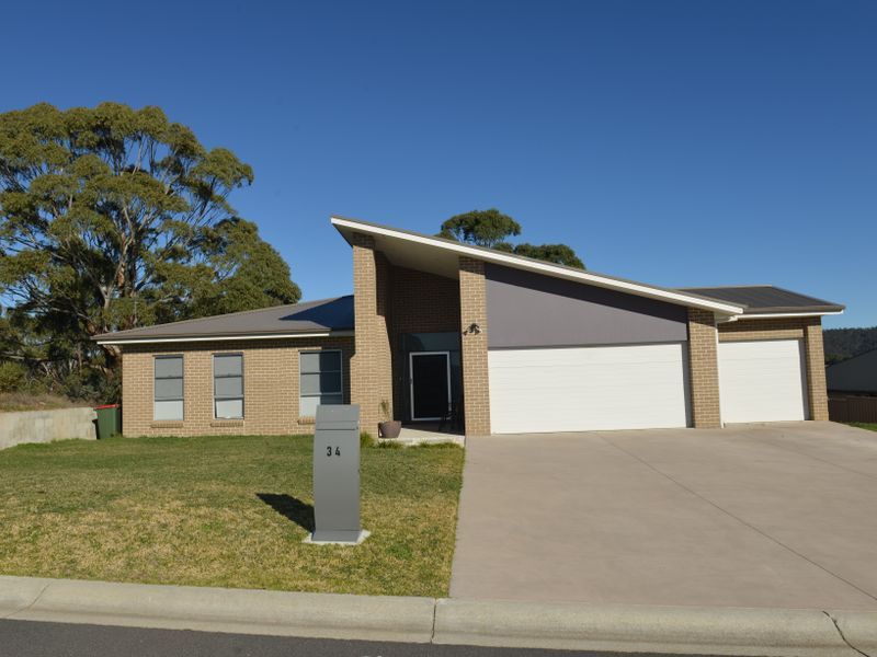 34 Hillcrest Avenue, LITHGOW NSW 2790, Image 0