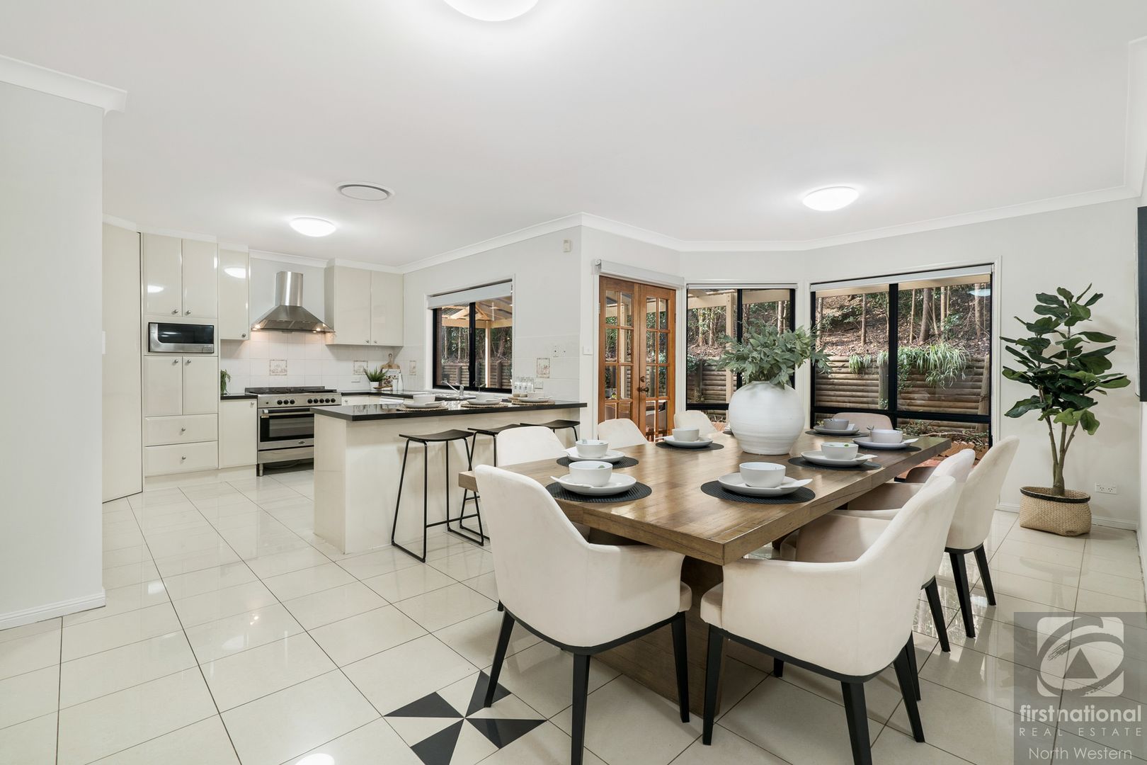 42 Winchcombe Place, Castle Hill NSW 2154, Image 2