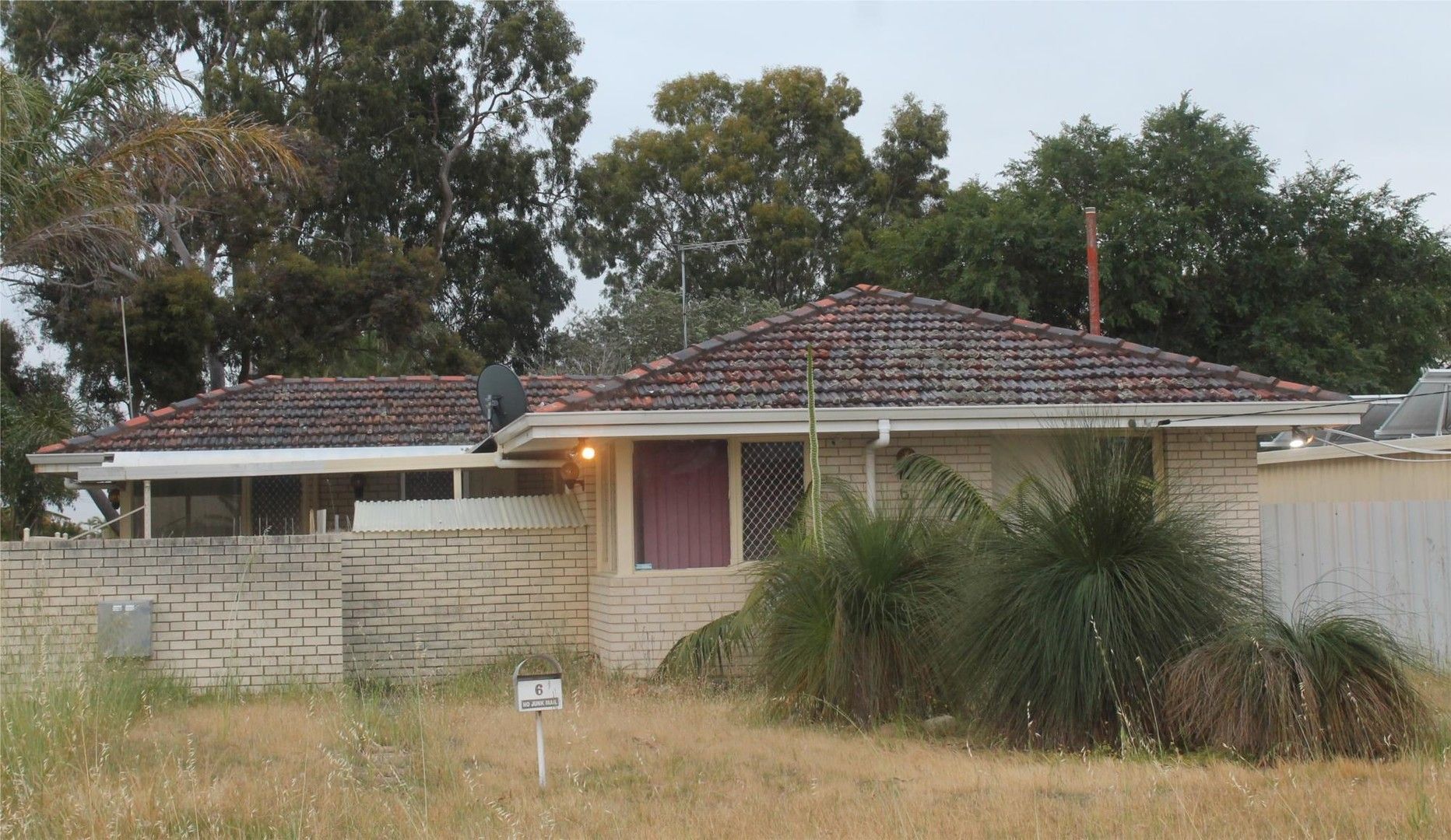 3 bedrooms House in 6 Rudkin Place KOONDOOLA WA, 6064