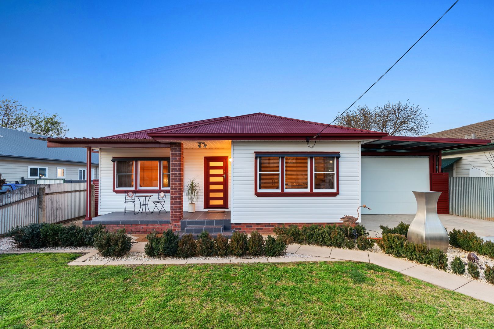 13 Sullivan Avenue Wagga Wagga Nsw 2650 House For Rent 500 Domain