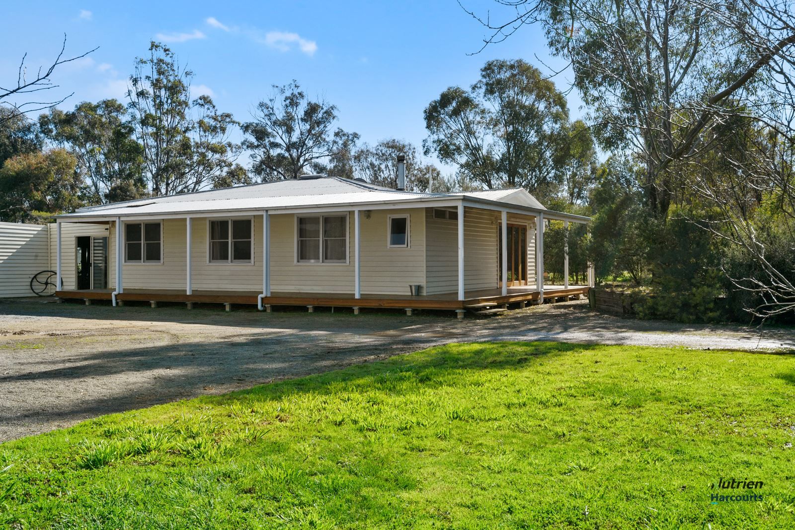 406 Love Road, Stewarton VIC 3725, Image 2